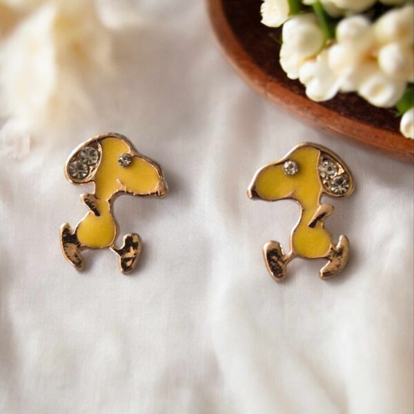 LJCE6789 Yellow Snoopy Earrings